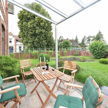 Kanalvilla - Urlaub am Nord-Ostseekanal - zwei Ferienwohnungen im Angebot- eine im Dachgeschoss und eine Wohnung mit Garten Sehestedt  Exterior foto