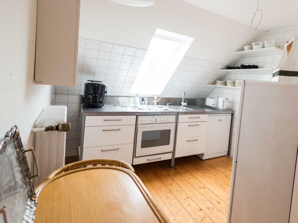 Kanalvilla - Urlaub am Nord-Ostseekanal - zwei Ferienwohnungen im Angebot- eine im Dachgeschoss und eine Wohnung mit Garten Sehestedt  Exterior foto